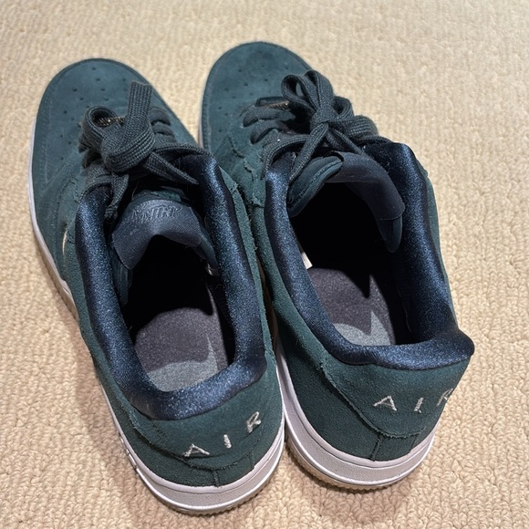 Nike Suede Air Force 1 - Picture 4 of 5